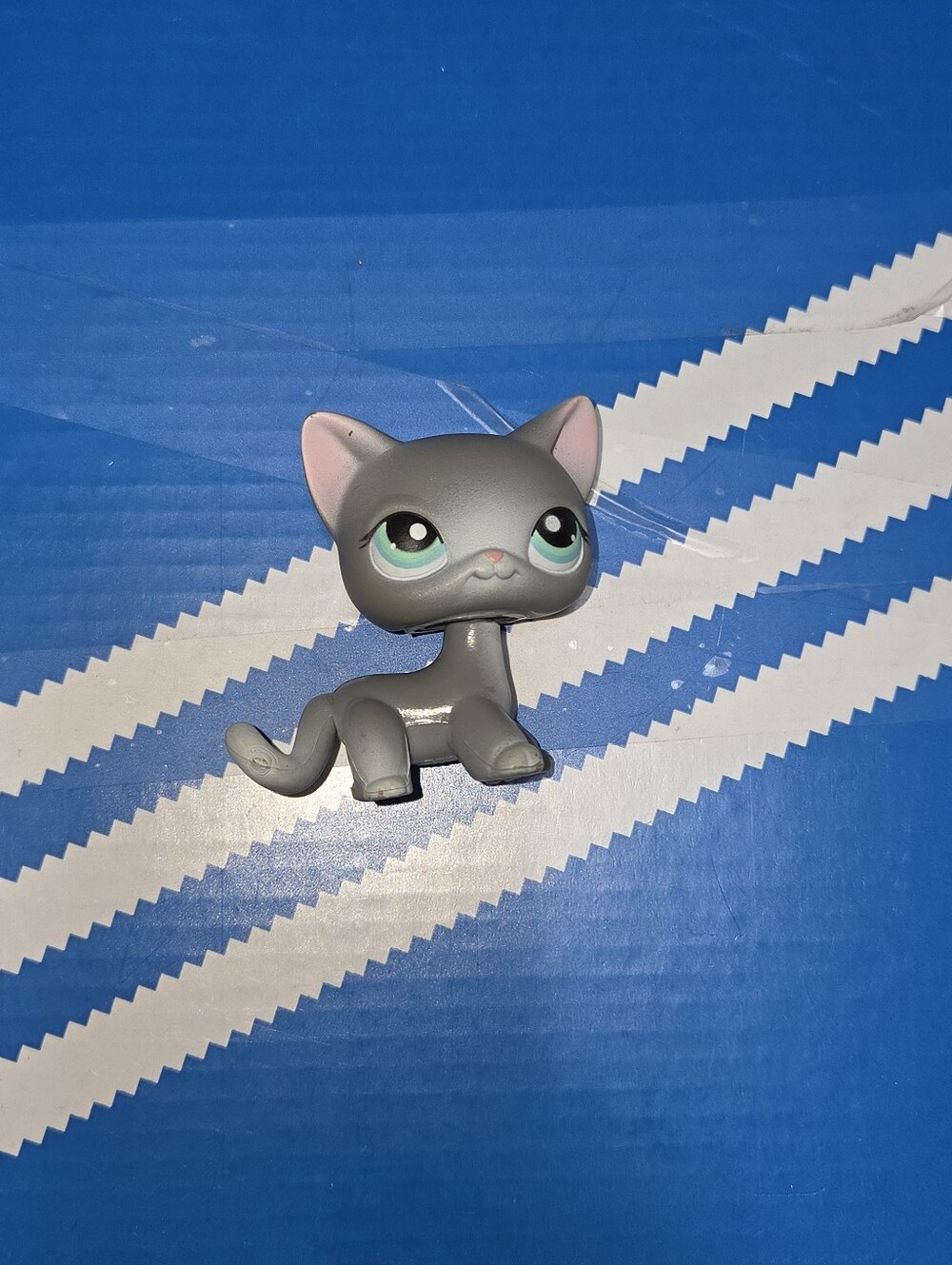 Littlest Pet Shop LPS Shorthair Gray Cat Figure for Pets Cat Collectible Toy